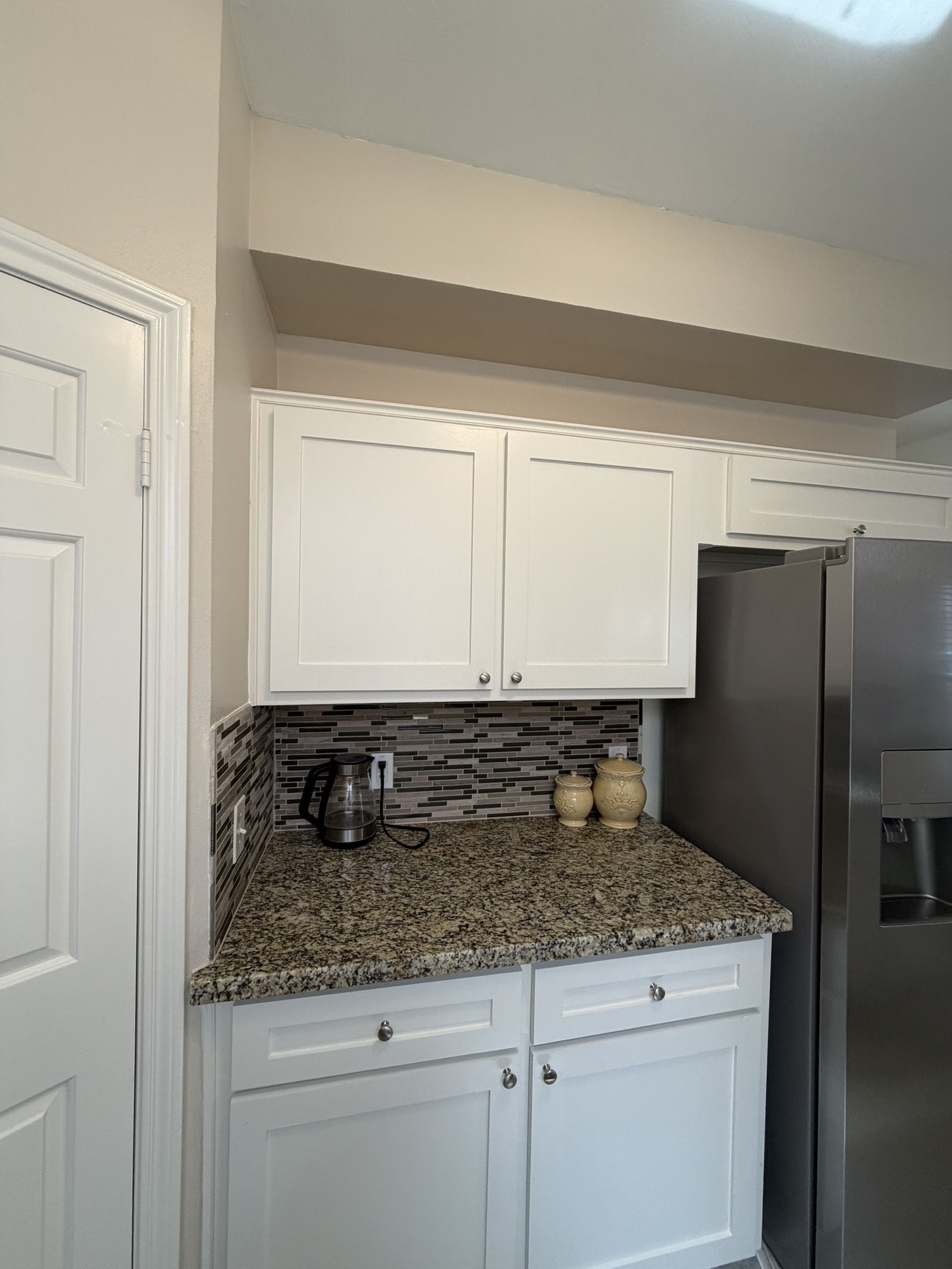 5515 Strack Road, Unit 121 Houston, TX 77069 - Photo 13 of 33 Nice kitchen featuring cabniets, generous counter space, and a functional layout for everyday cooking.