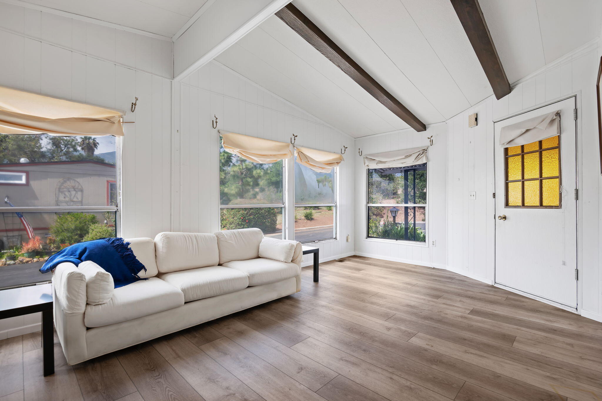 340 Old Mill Road, Unit SPC 140 Santa Barbara, CA 93110 - Photo 5 of 30 05-Living Room