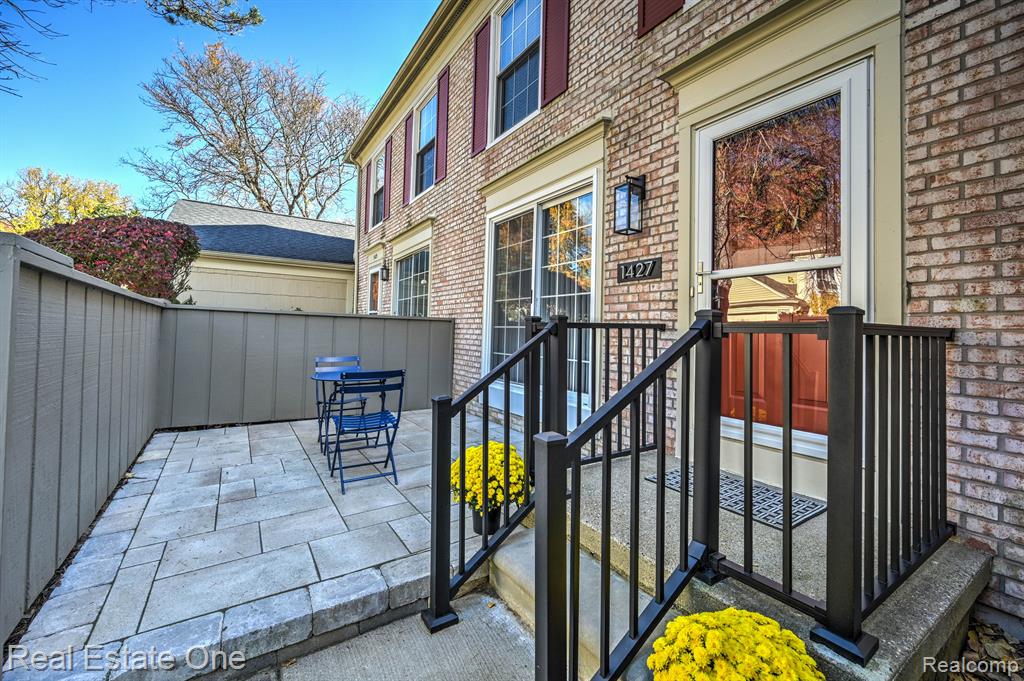 1427 Lantern Lane, Unit 35 Rochester Hills, MI 48306 - Photo 4 of 55