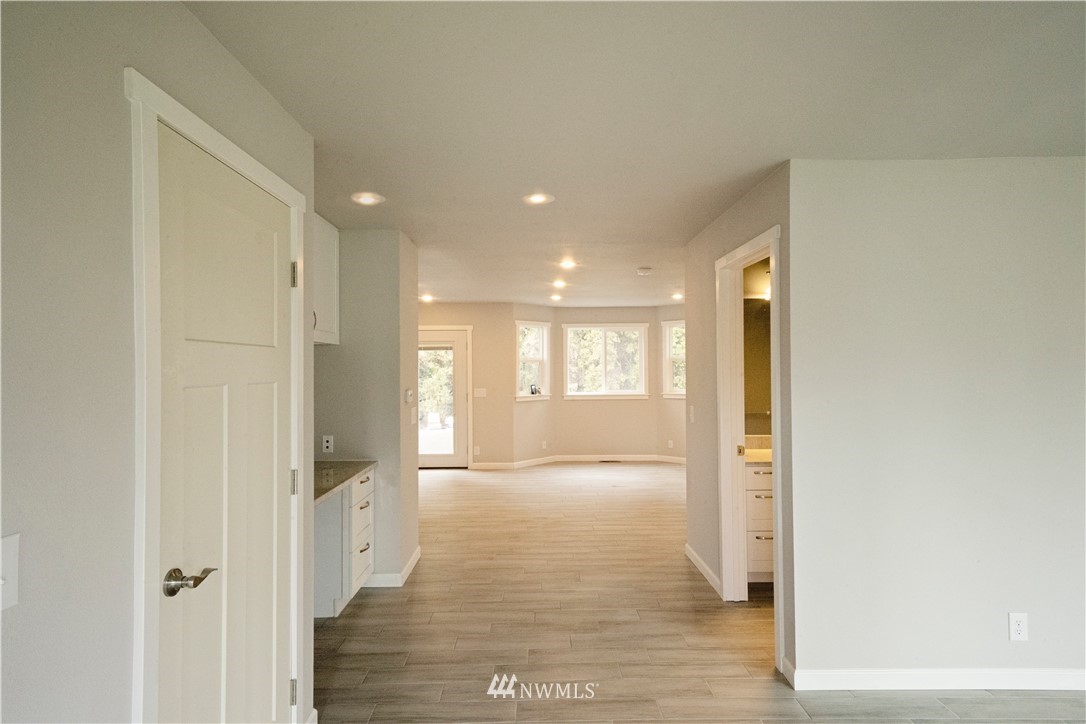 22316 6th Drive Southeast Bothell, WA 98021 - Photo 2 of 35 a view of empty room