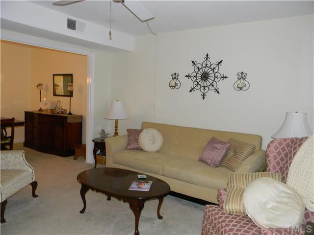 6365 New Market Way Raleigh, NC 27615 - Photo 6 of 20 Living Room