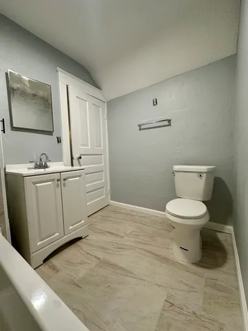 $1,050 | 914 Garfield Avenue, Unit 2, Belvidere, IL 61008