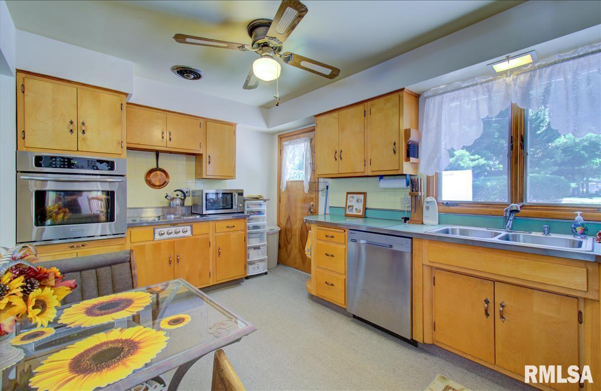5 Horseshoe Drive Springfield, IL 62702 - Photo 9 of 43 Gallery Image 9