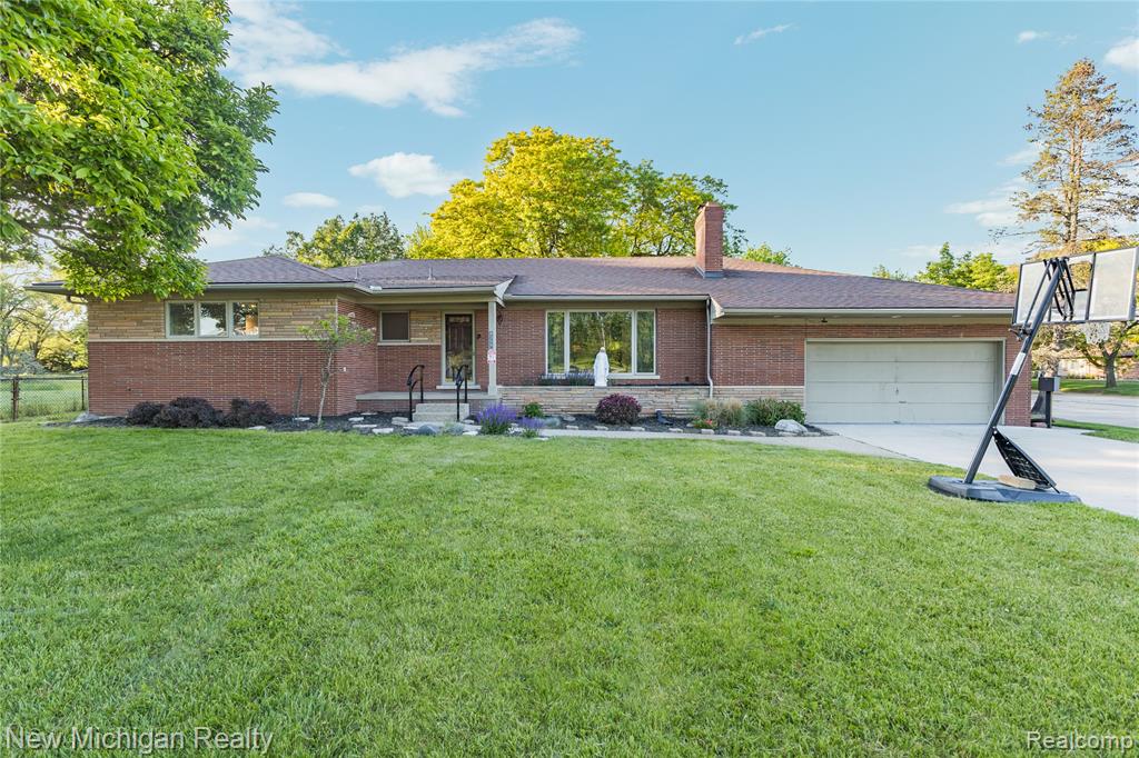 8359 Chicago Road Warren, MI 48093 - Photo 1 of 74