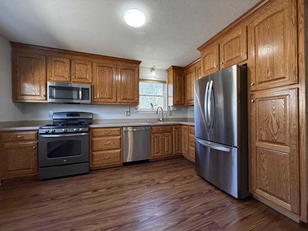 14 Pleasant Street, Unit B Franklin, MA 02038 - Photo 6 of 25