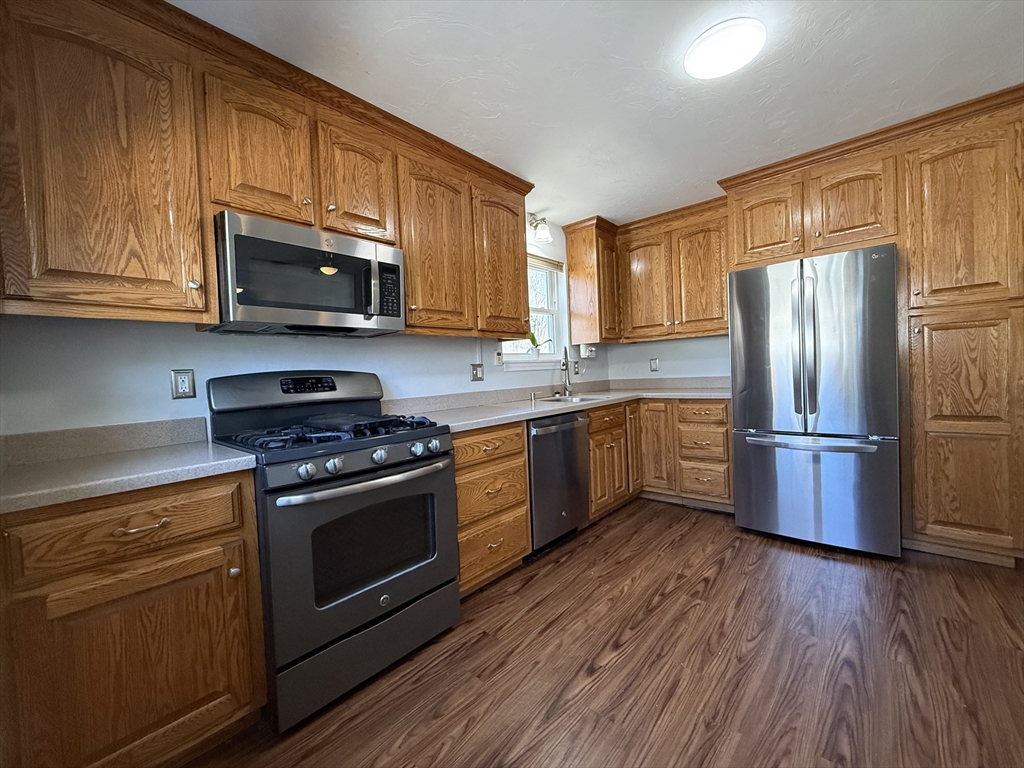 14 Pleasant Street, Unit B Franklin, MA 02038 - Photo 7 of 25