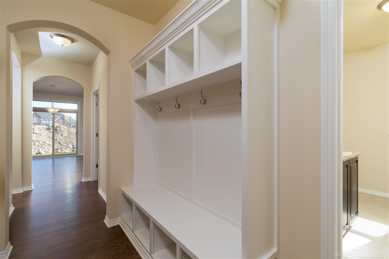 49648 Split Rock Road Macomb, MI 48044 - Photo 18 of 22 Mudroom