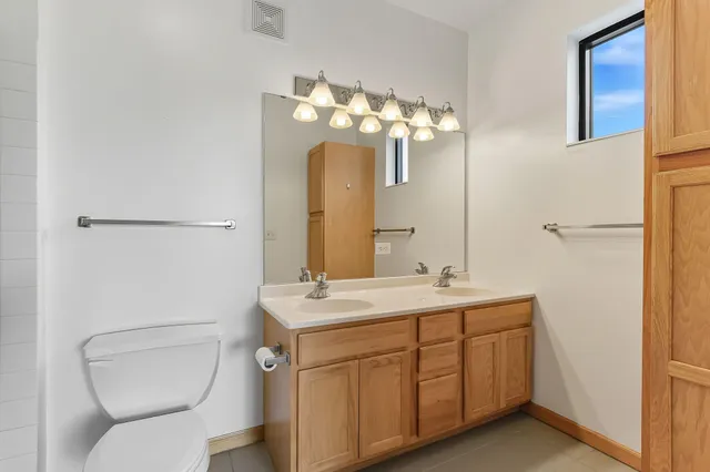 $239,900 | 2566 Ellis Avenue, Unit 303, St. Paul, MN 55114