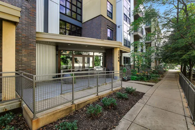 $239,900 | 2566 Ellis Avenue, Unit 303, St. Paul, MN 55114