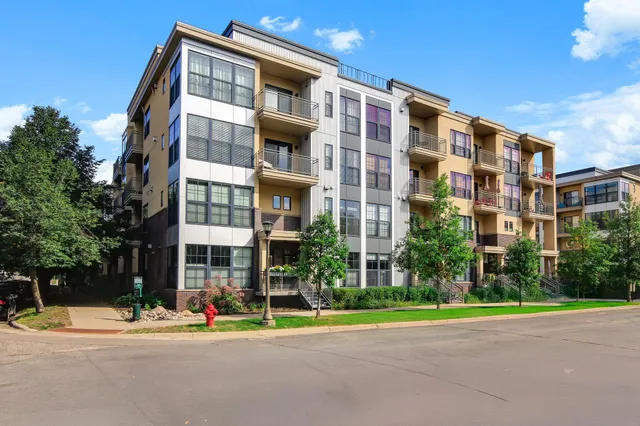 $239,900 | 2566 Ellis Avenue, Unit 303, St. Paul, MN 55114