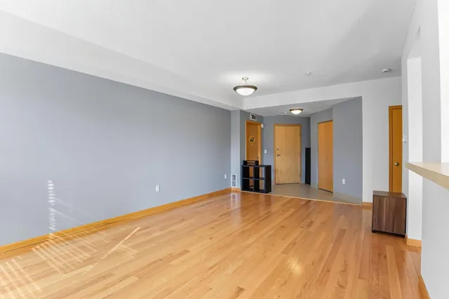 $239,900 | 2566 Ellis Avenue, Unit 303, St. Paul, MN 55114