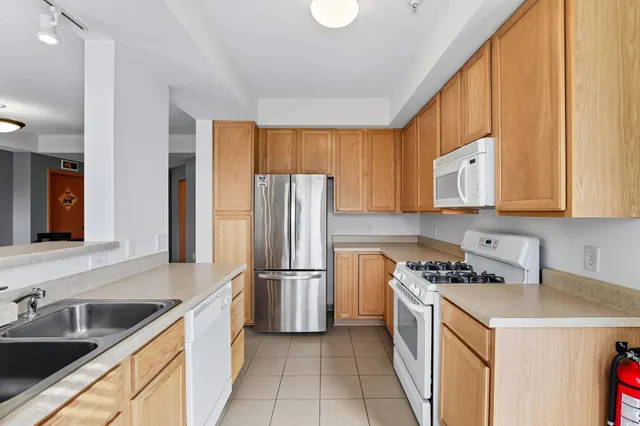 $239,900 | 2566 Ellis Avenue, Unit 303, St. Paul, MN 55114