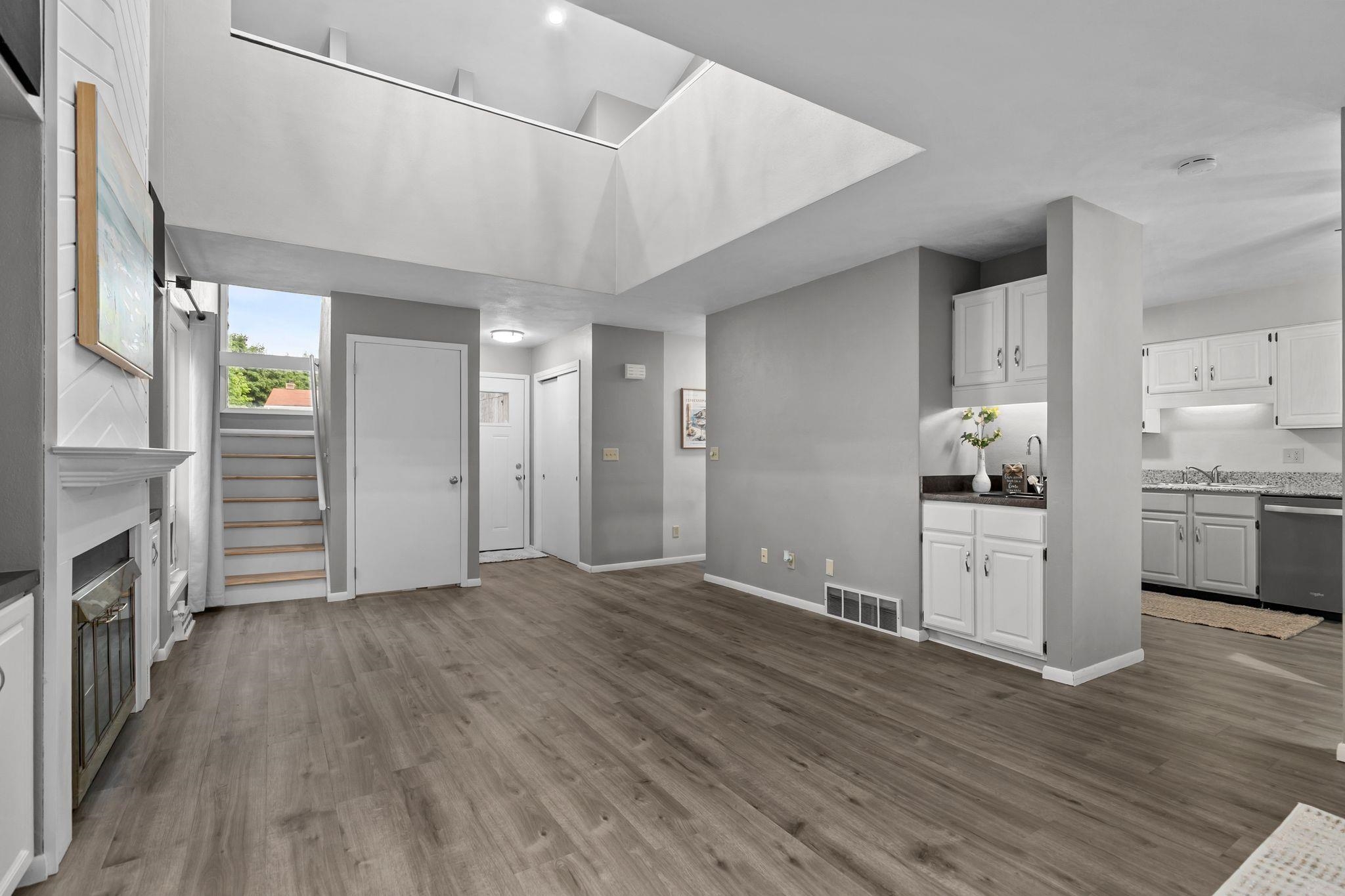 102 Crab Apple Court Appleton, WI 54914 - Photo 11 of 35