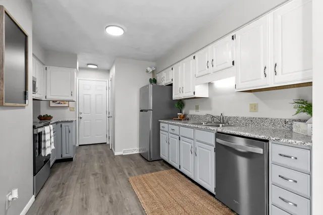 $280,000 | 102 Crab Apple Court, Appleton, WI 54914