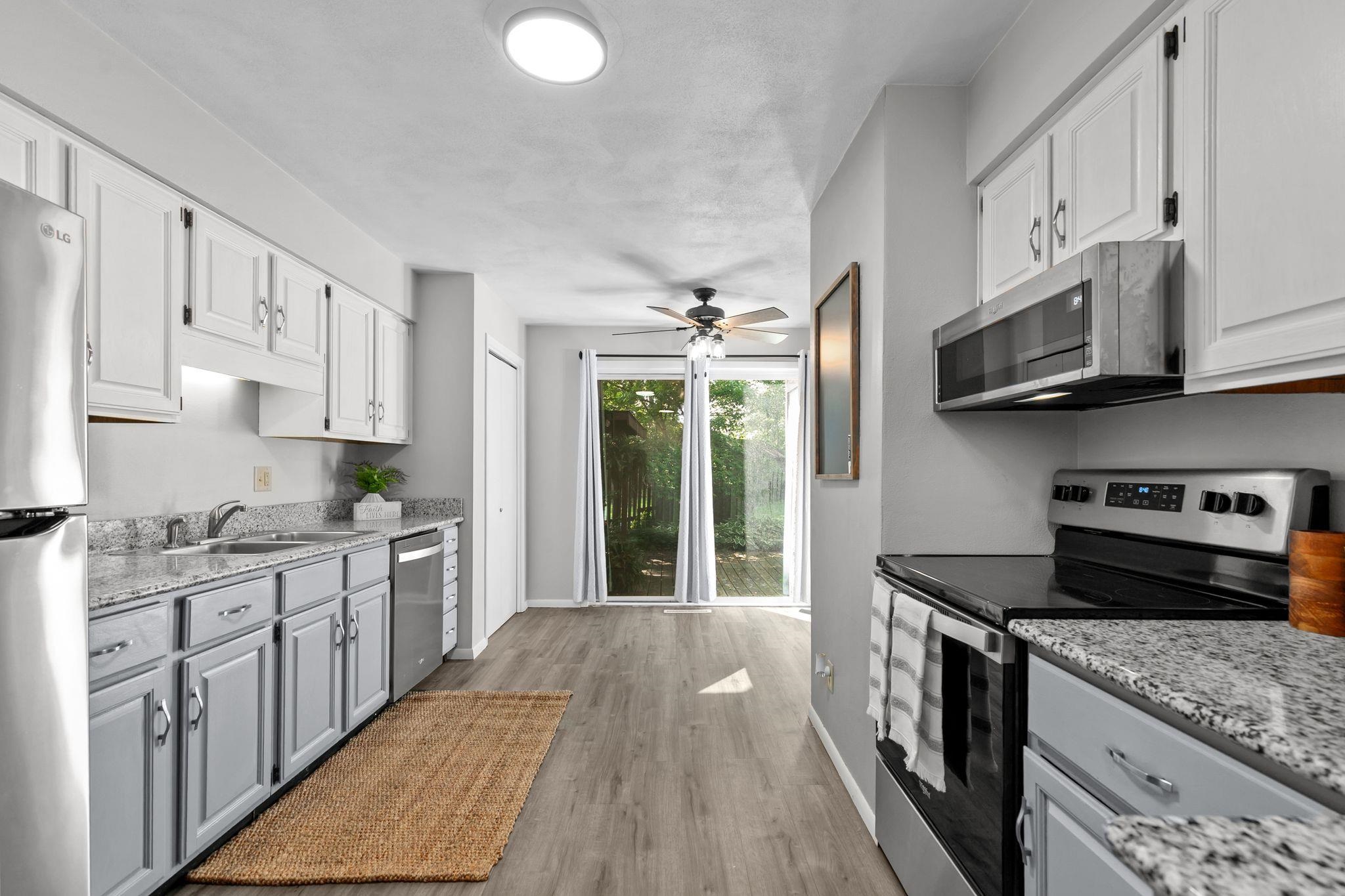 102 Crab Apple Court Appleton, WI 54914 - Photo 19 of 35