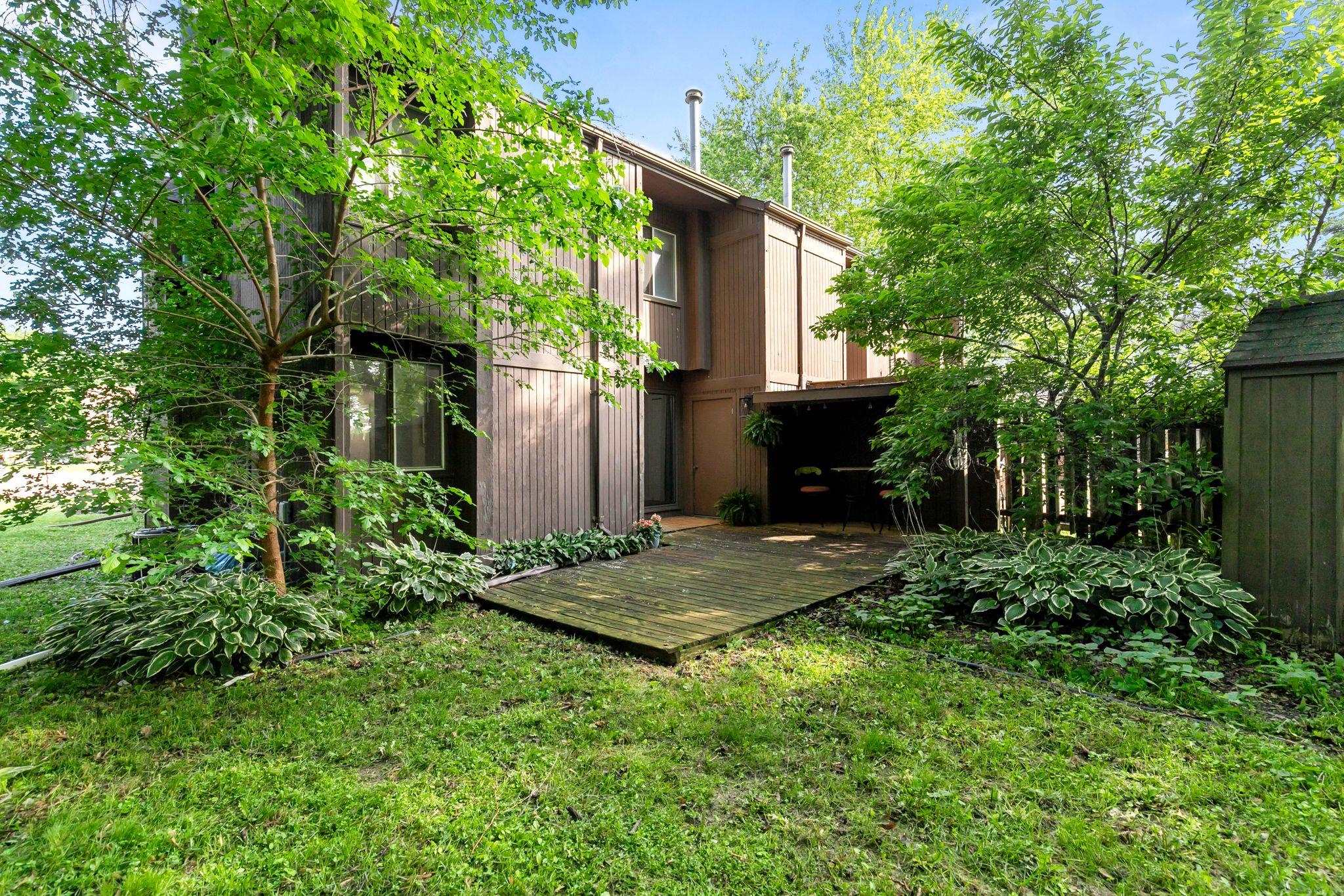 102 Crab Apple Court Appleton, WI 54914 - Photo 5 of 35