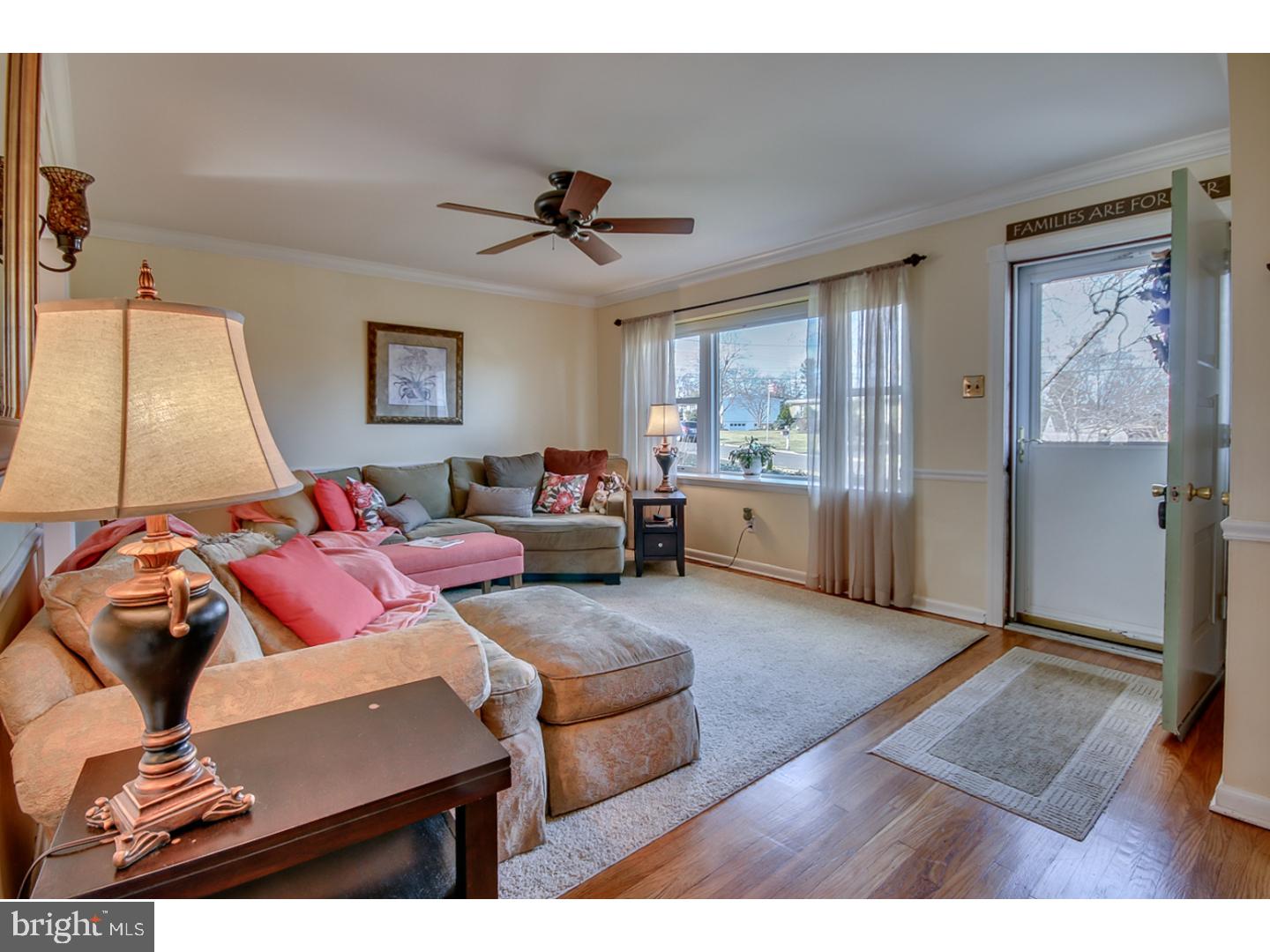 204 Surrey Road Chalfont, PA 18914 - Photo 6 of 25 Living Room