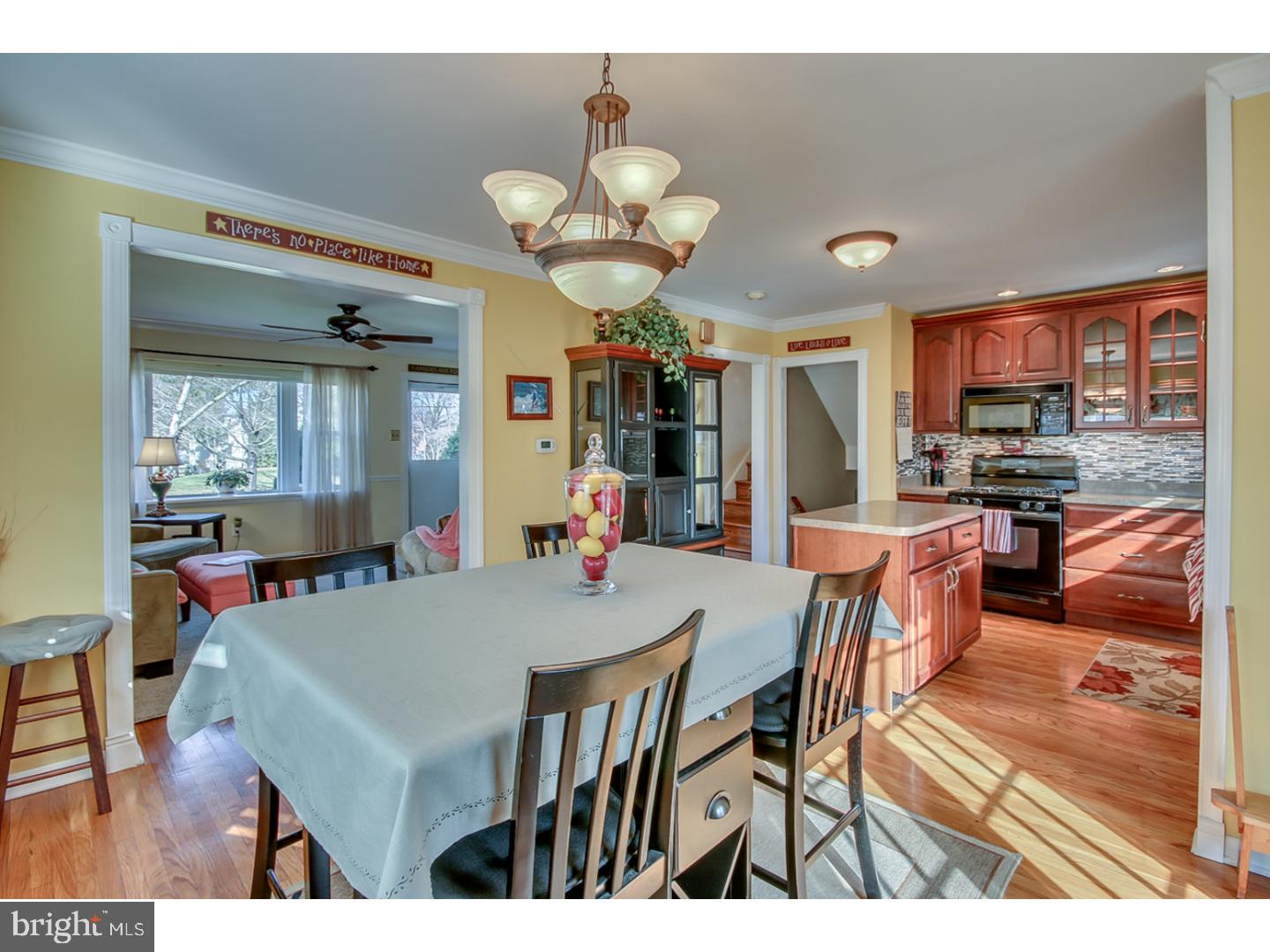 204 Surrey Road Chalfont, PA 18914 - Photo 10 of 25 Dining Room