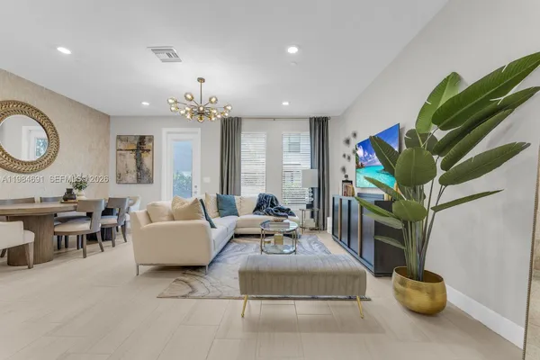 $750,000 | 8351 Northwest 7th Court, Plantation, FL 33324