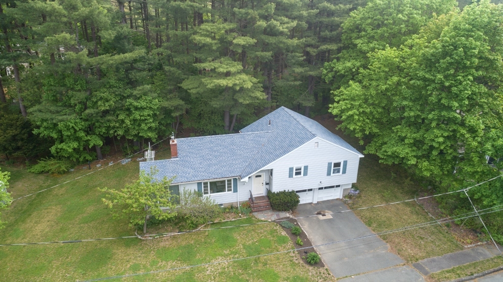 5 Priscilla Road Lynnfield, MA 01940 - Photo 2 of 40 Gallery Image 2