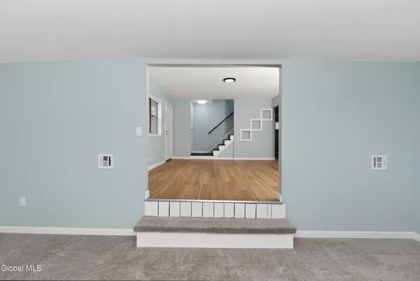 $379,900 | 2 Jeffrey Lane, Colonie, NY 12211