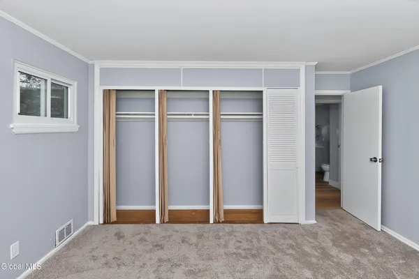 $379,900 | 2 Jeffrey Lane, Colonie, NY 12211