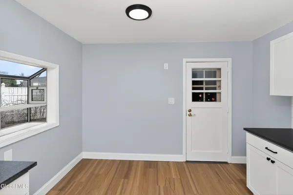 $379,900 | 2 Jeffrey Lane, Colonie, NY 12211
