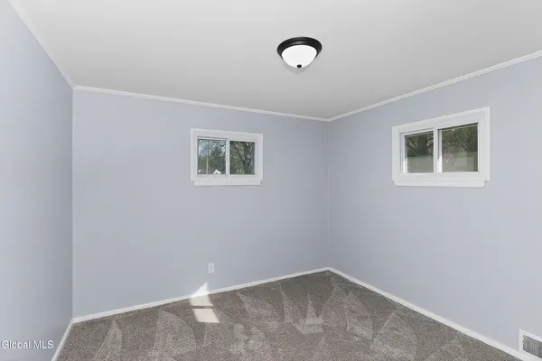 $379,900 | 2 Jeffrey Lane, Colonie, NY 12211