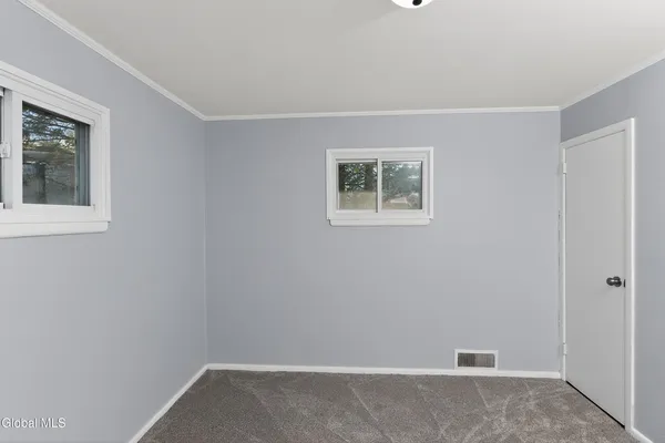 $379,900 | 2 Jeffrey Lane, Colonie, NY 12211