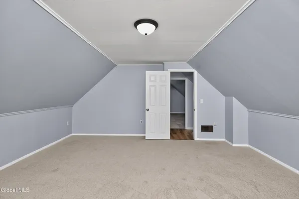 $379,900 | 2 Jeffrey Lane, Colonie, NY 12211