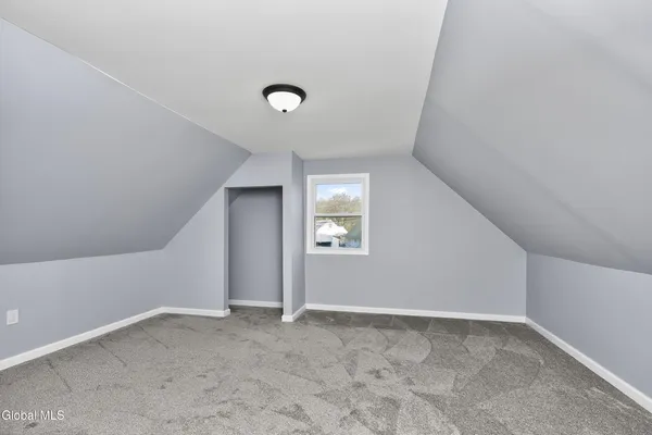 $379,900 | 2 Jeffrey Lane, Colonie, NY 12211