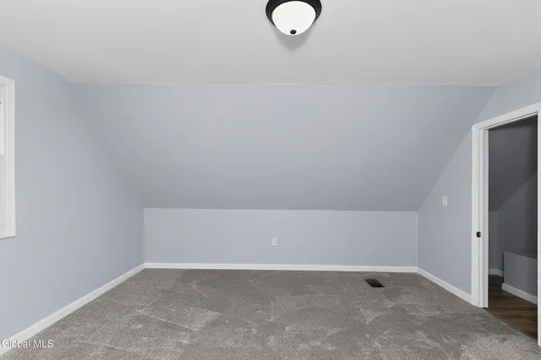 $379,900 | 2 Jeffrey Lane, Colonie, NY 12211