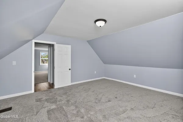$379,900 | 2 Jeffrey Lane, Colonie, NY 12211