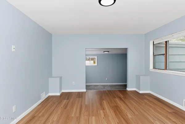 $379,900 | 2 Jeffrey Lane, Colonie, NY 12211