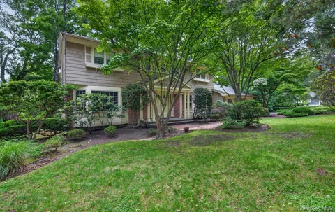 $2,050,000 | 19 Seward Drive, Woodbury, NY 11797