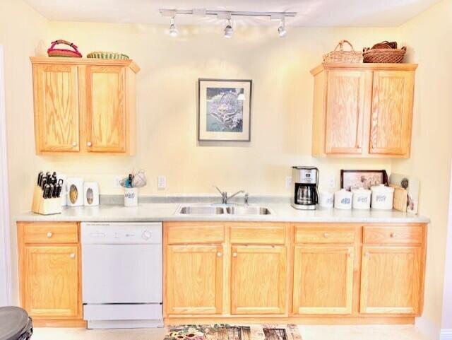 73 Kavanaugh Road, Unit 73 Old Orchard Beach, ME 04064 - Photo 8 of 32 62ae92f5-c6e2-4d87-96d7-8aa19cc580b8