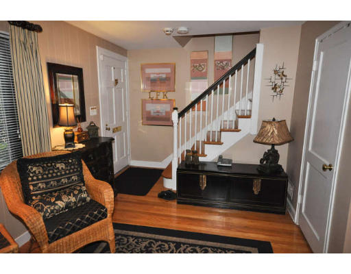 25 Pierce Road, Unit 25 Watertown, MA 02472 - Photo 4 of 25 Gallery Image 4