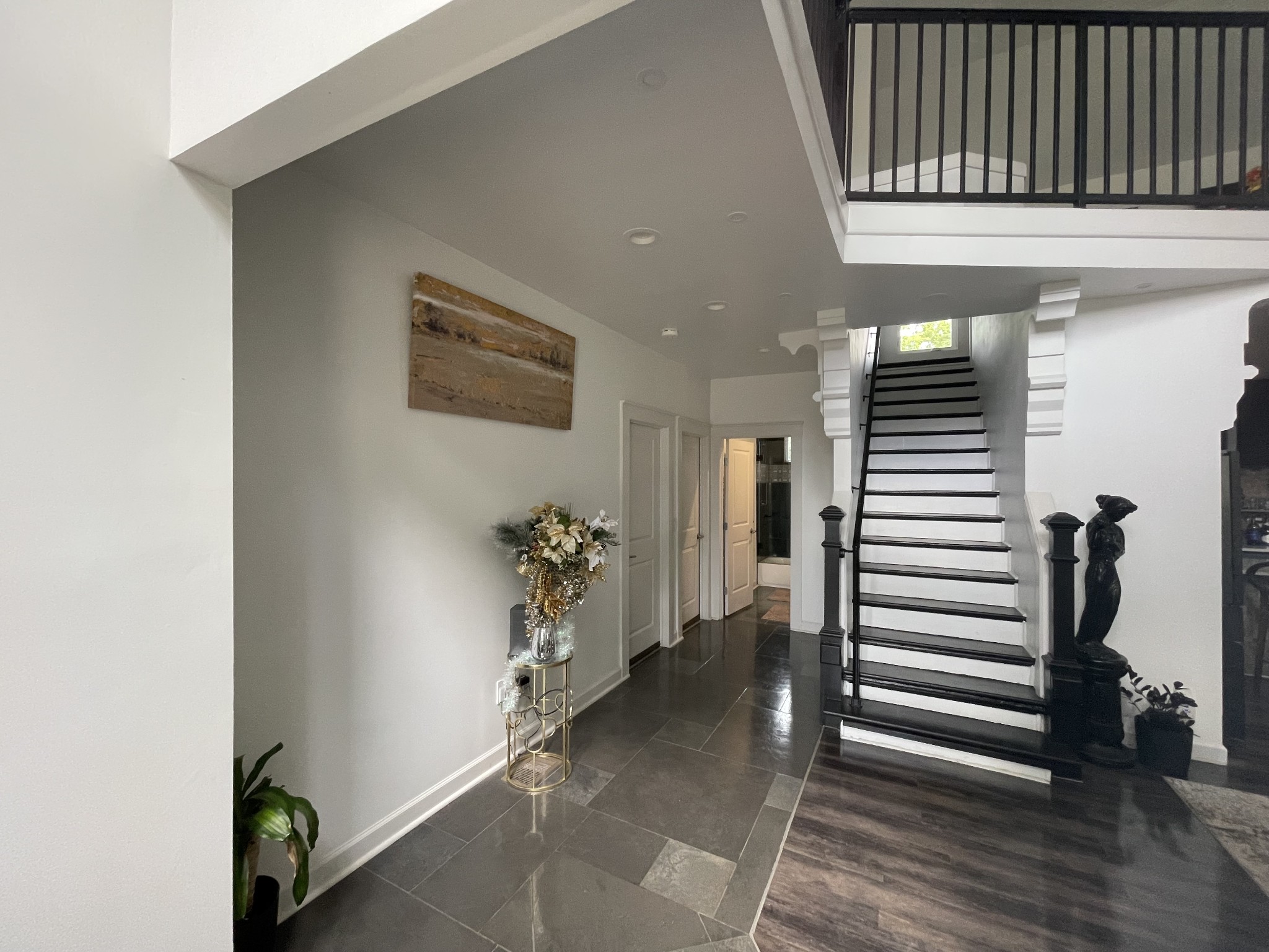 1150 Lafayette Road Clarksville, TN 37042 - Photo 2 of 24 a view of a hallway with entryway