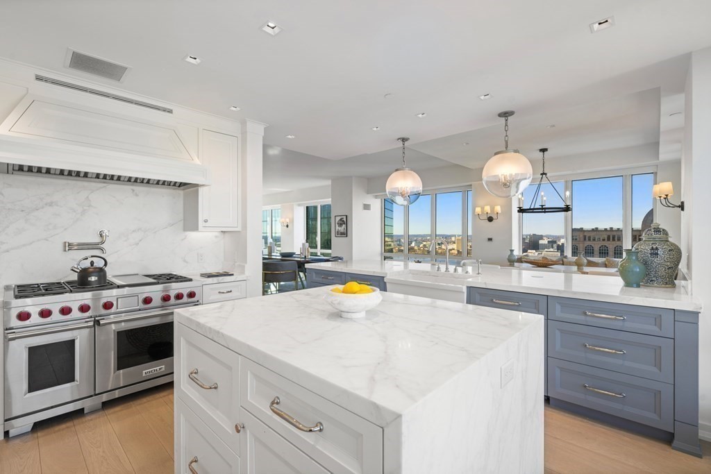 400 Stuart Street, Unit PH2 Boston, MA 02116 - Photo 13 of 39 Gallery Image 13