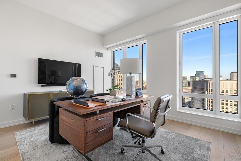 400 Stuart Street, Unit PH2 Boston, MA 02116 - Photo 17 of 39 Gallery Image 17