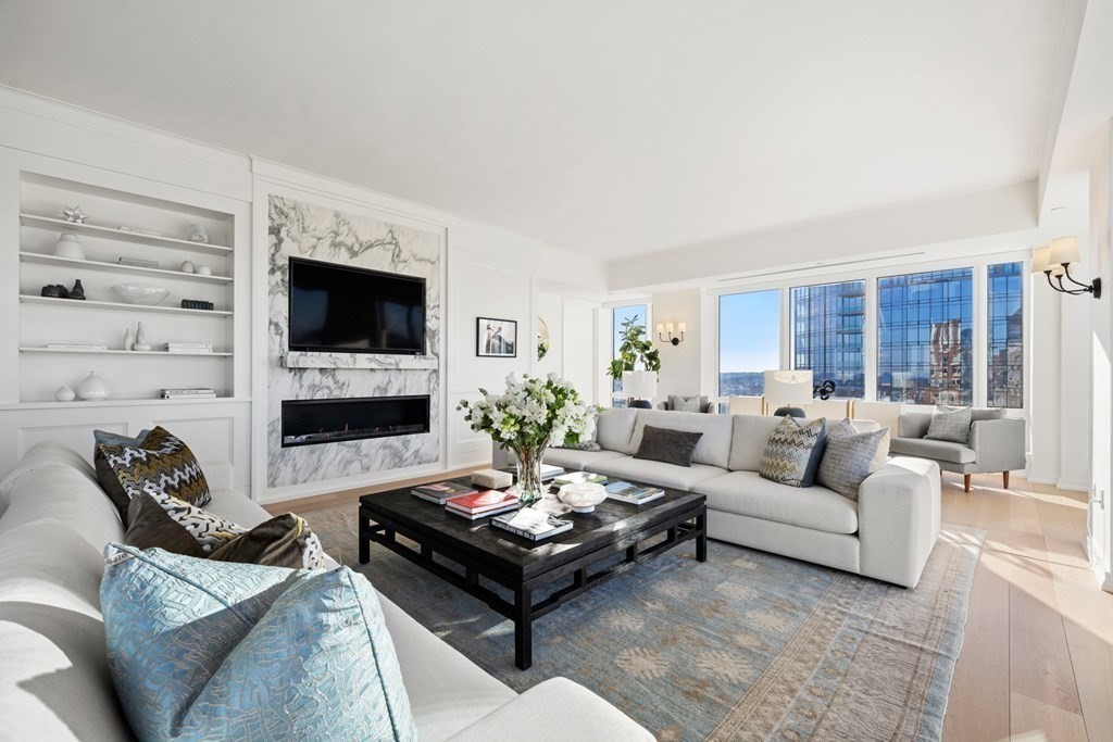 400 Stuart Street, Unit PH2 Boston, MA 02116 - Photo 4 of 39 Gallery Image 4