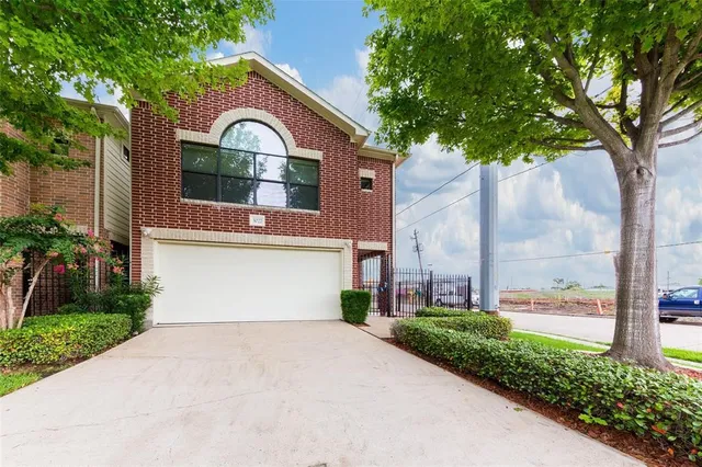 $2,100 | 3027 Buttercup Street, Houston, TX 77063