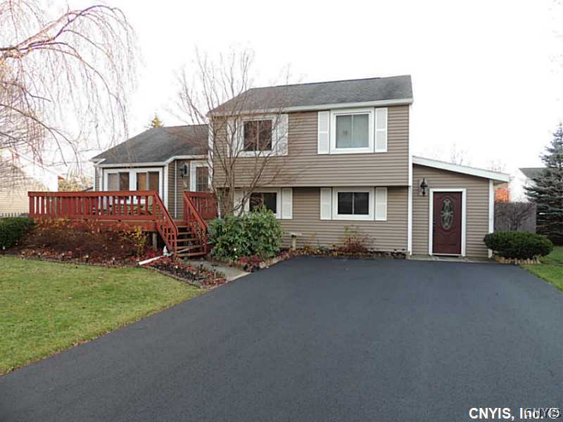 7409 Oak Post Road Liverpool, NY 13088 - Photo 1 of 25 Gallery Image 1