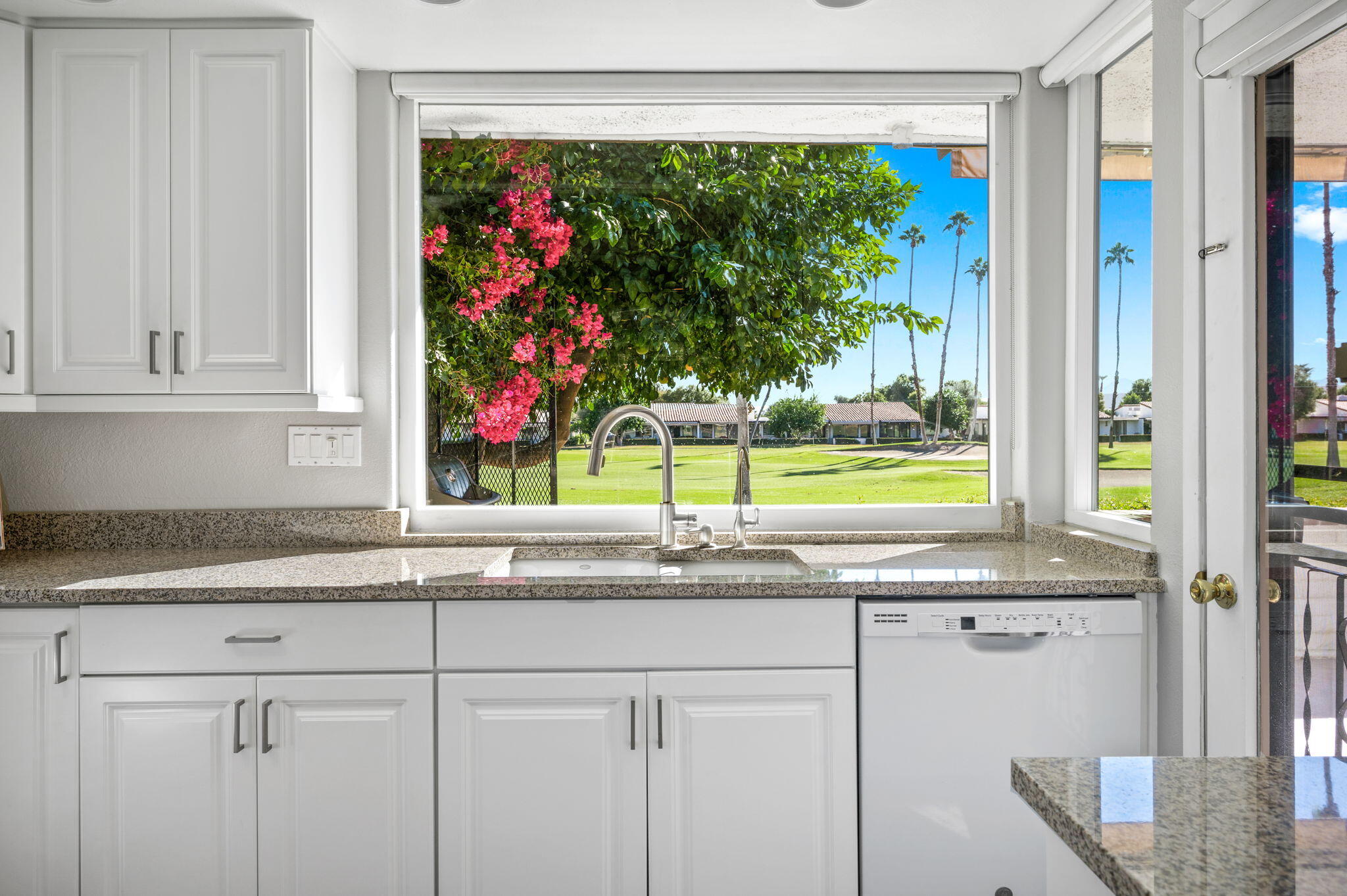 42 Durango Circle Rancho Mirage, CA 92270 - Photo 8 of 20 15-web-or-mls-DSC_8019