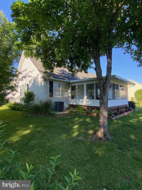 96 Phoenix Lane Falling Waters, WV 25419 - Photo 3 of 4