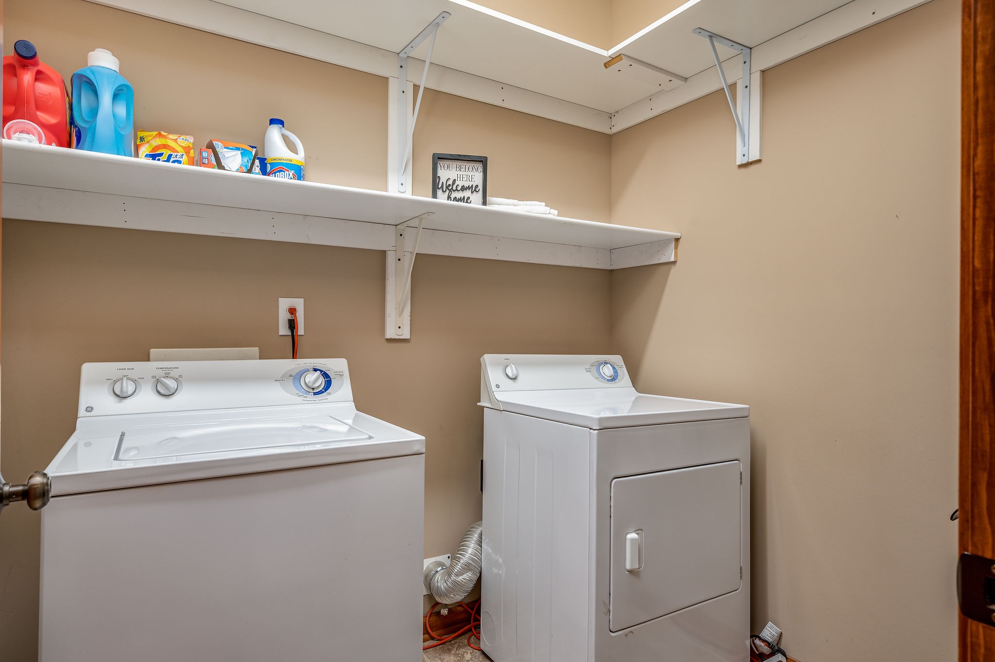 60 Lakeside Estates Road Springville, TN 38256 - Photo 32 of 49 a utility room with dryer and washer
