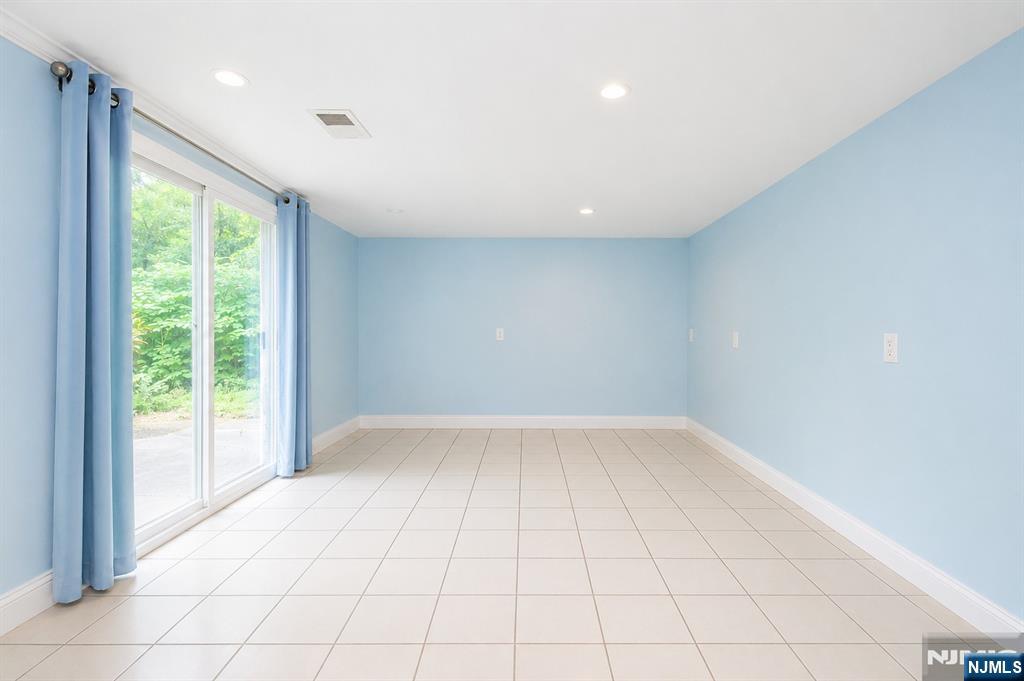375 Queens Court Ridgewood, NJ 07450 - Photo 43 of 50