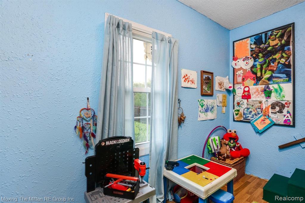 46065 Judd Road Belleville, MI 48111 - Photo 11 of 25