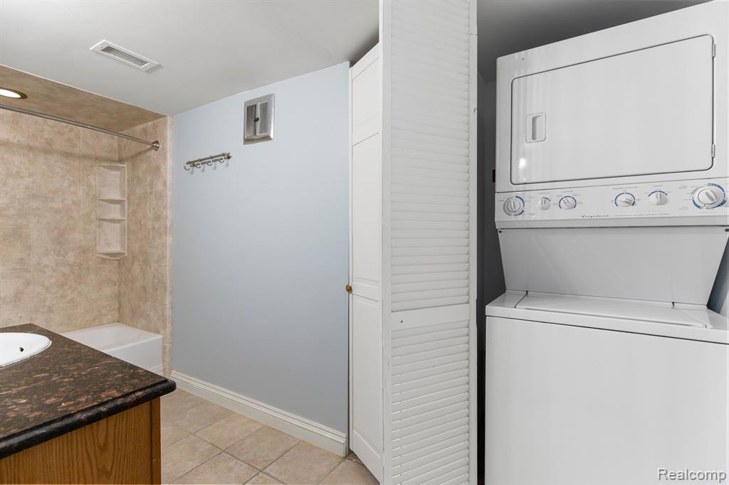 2247 Walton Boulevard, Unit 46 Rochester, MI 48309 - Photo 13 of 16