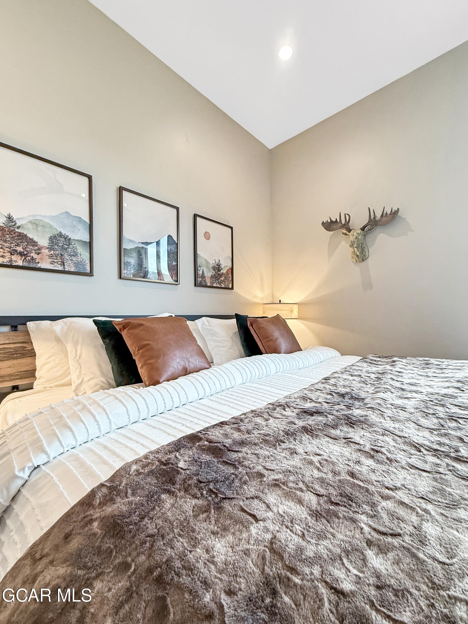 116 Springview Lane, Unit C104 Fraser, CO 80442 - Photo 31 of 45 Primary Suite